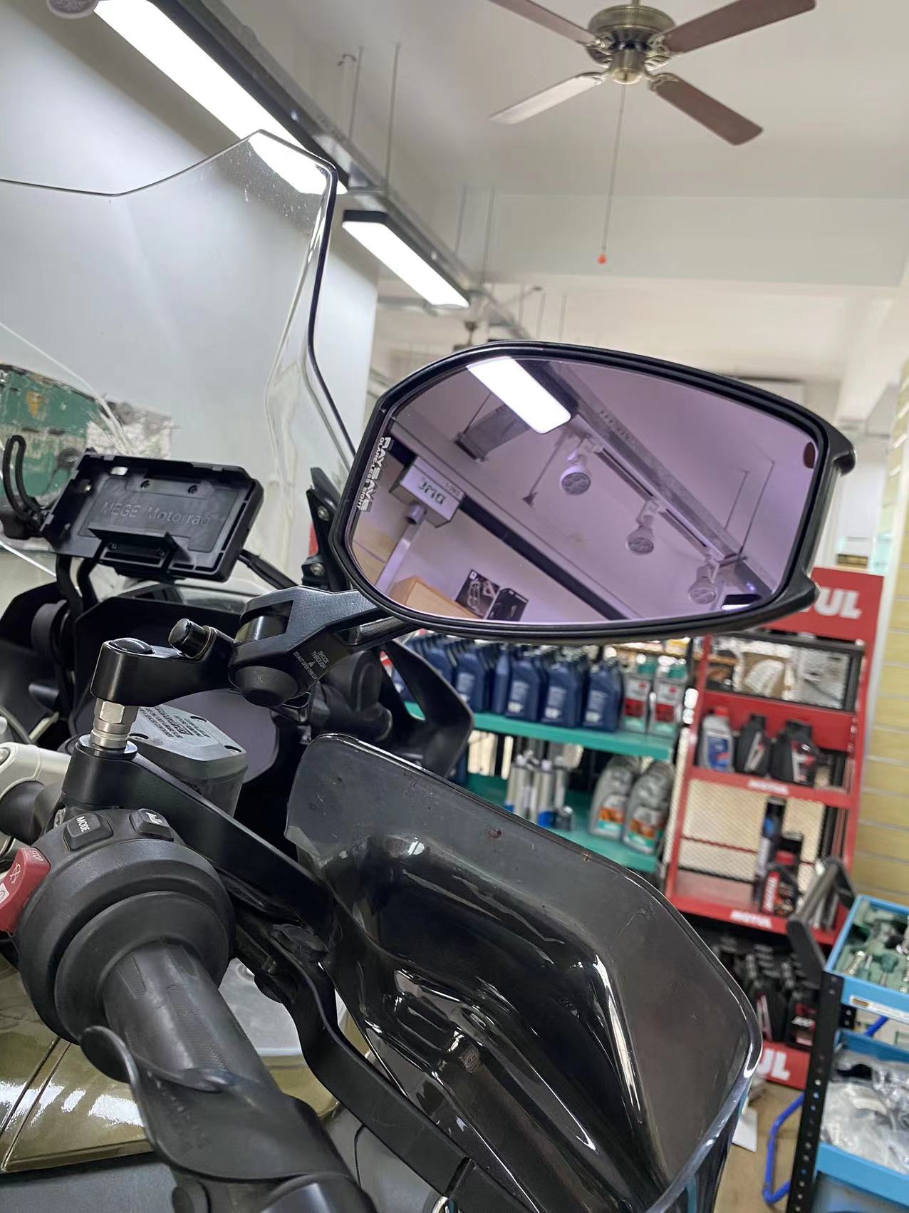 宝马1250adv四十周年纪念版反光镜,宝马1250adv反光镜拆卸