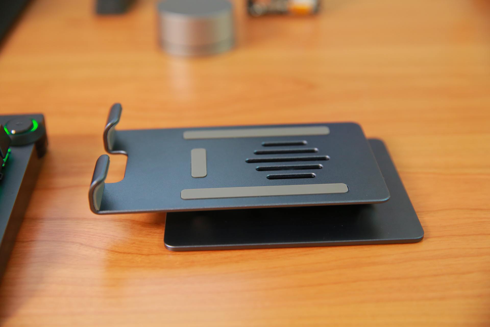 打造一台完美的电脑桌,自己打造好看的桌面