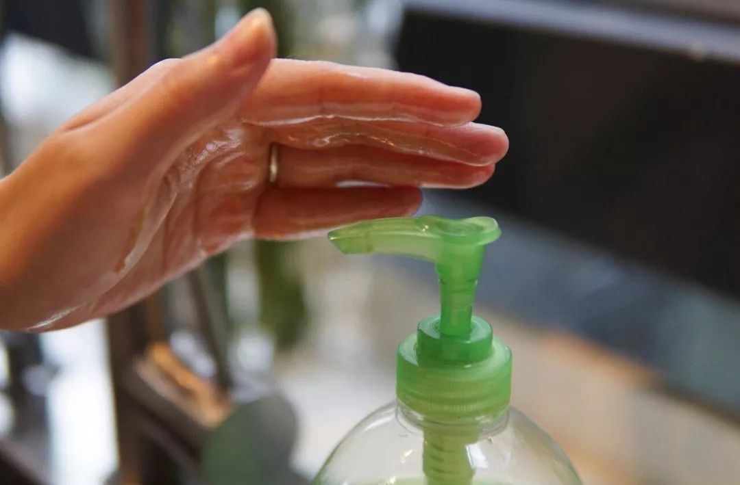 家用卫生间必备物品,家有小孩卫生间怎么装