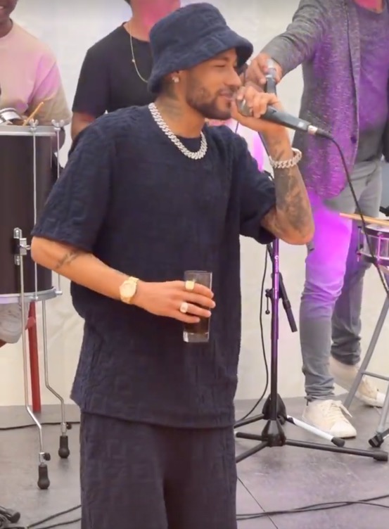 内马尔11岁儿子,内马尔9岁儿子