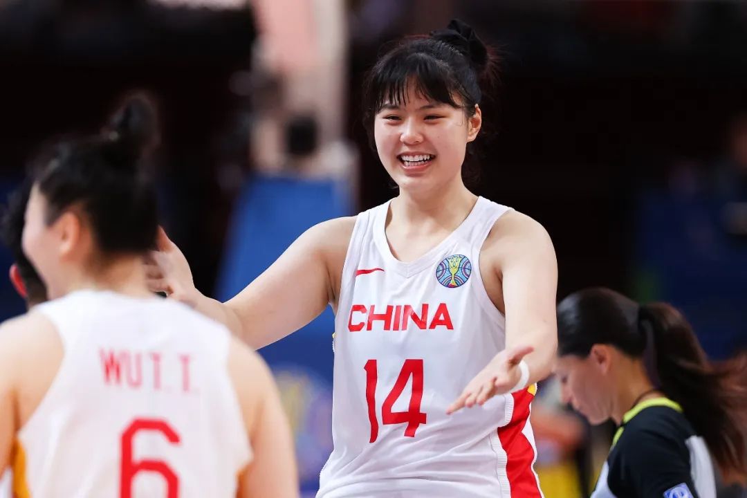 涓浗濂崇椤跺嘲鐩歌,濂崇椤跺嘲鏃舵湡