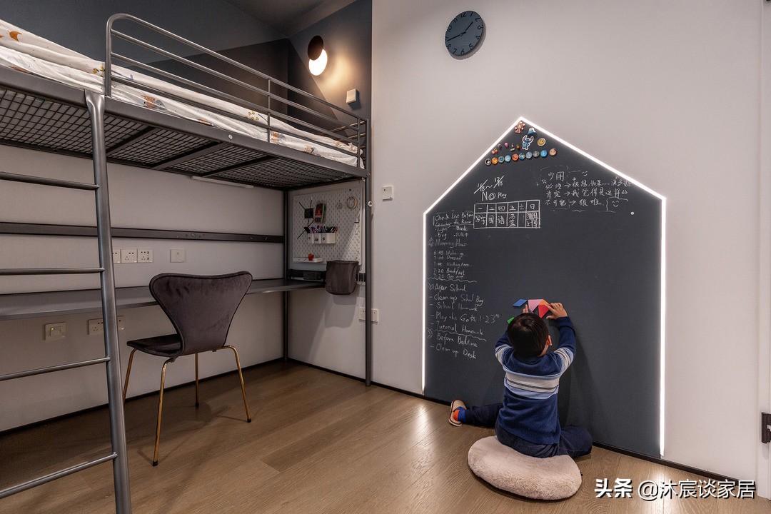 上海一套温馨亲子宅，室内简洁精致，树屋设计很实用，生活好幸福