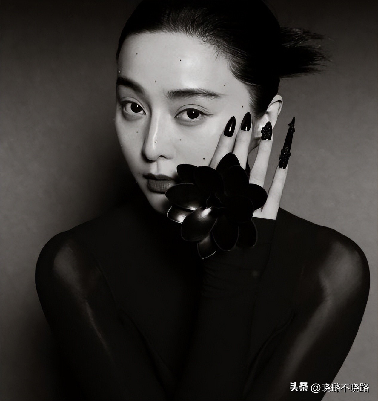 脸上有很多痣的女人代表什么,脸上这4个部位有痣到老都优雅