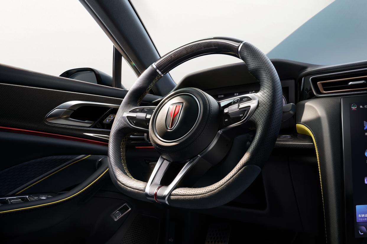 一场高速堵车，6小时才跑80公里！领悟电动汽车和燃油车的差距