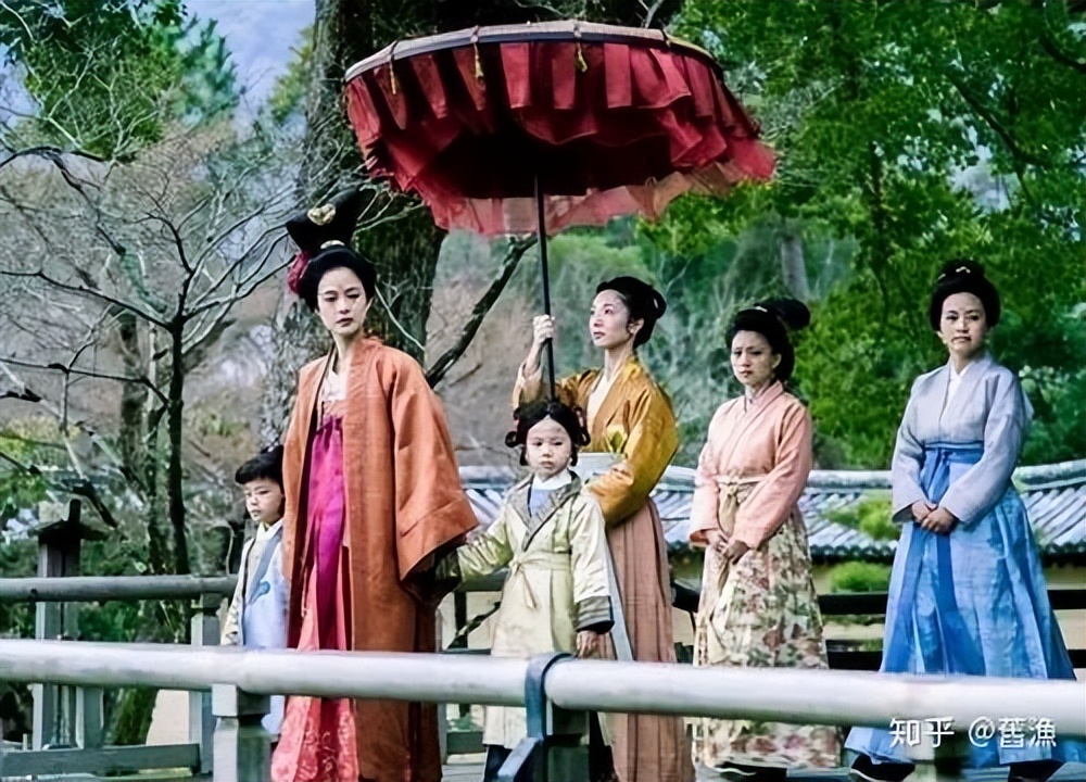 唐朝服饰融合现代服装的设计理念,中式美学唐朝服饰