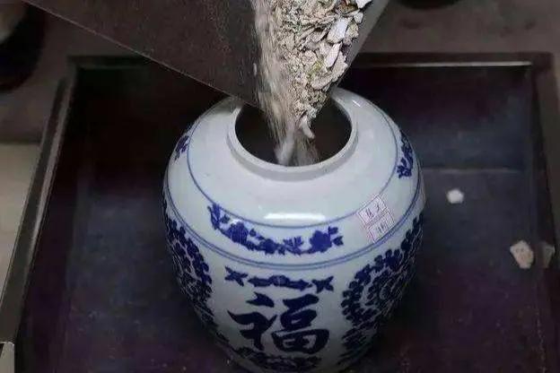 人火化后骨灰为什么那么少,火化后的骨灰真的是骨灰吗