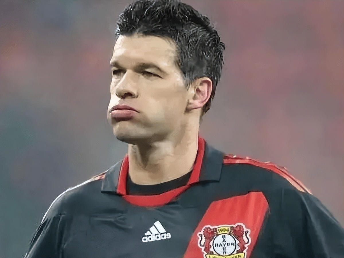 德甲拜仁3-2客胜多特继续领跑,率先破僵拜仁1-0领先多特