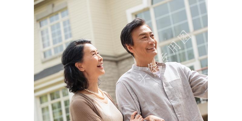 分家时大伯把烂滩地全给我爸，如今这里建高速，大伯肠子都悔青了