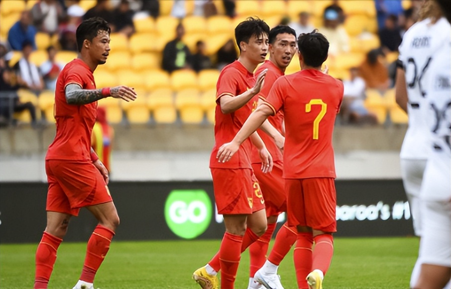 国足队员喝酒,国足球员集体饮酒