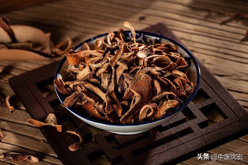 吃饭满头汗白吃三碗饭,吃饭满头大汗吃保和丸