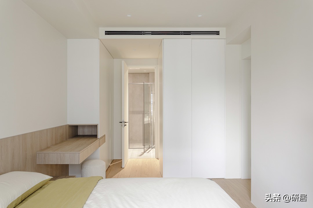 她舍弃一间房，入住发现真是太爽了，全屋简洁温馨，生活快乐美好