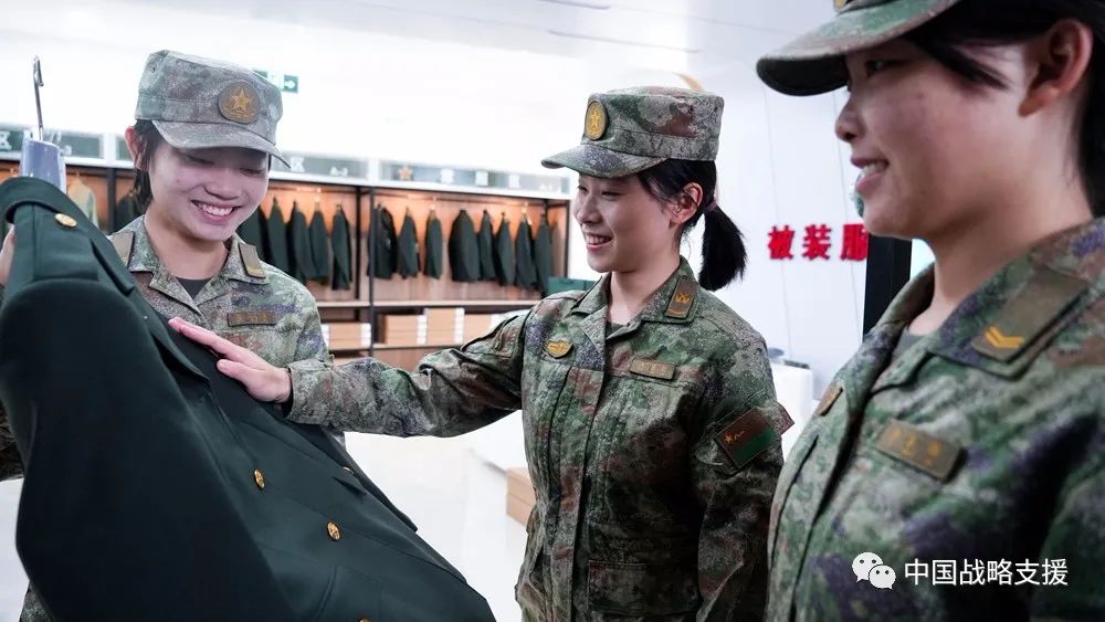 部队被装开箱,部队被装