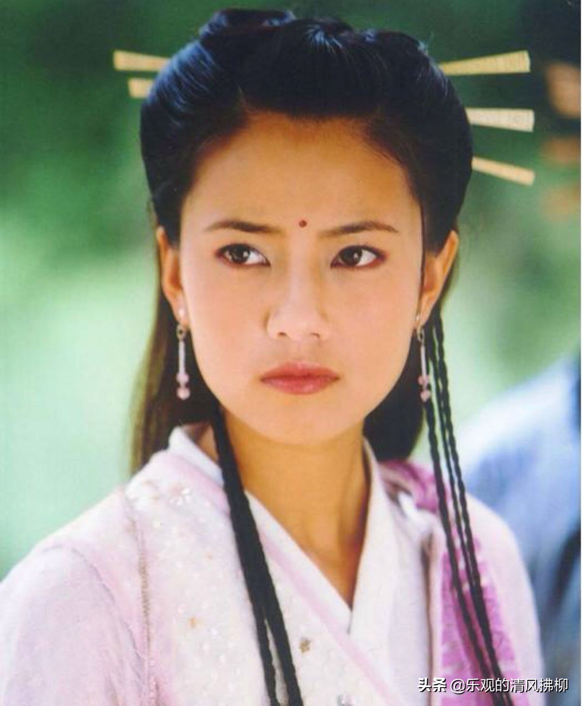 新版周芷若武当二侠,俞二侠和周芷若比武