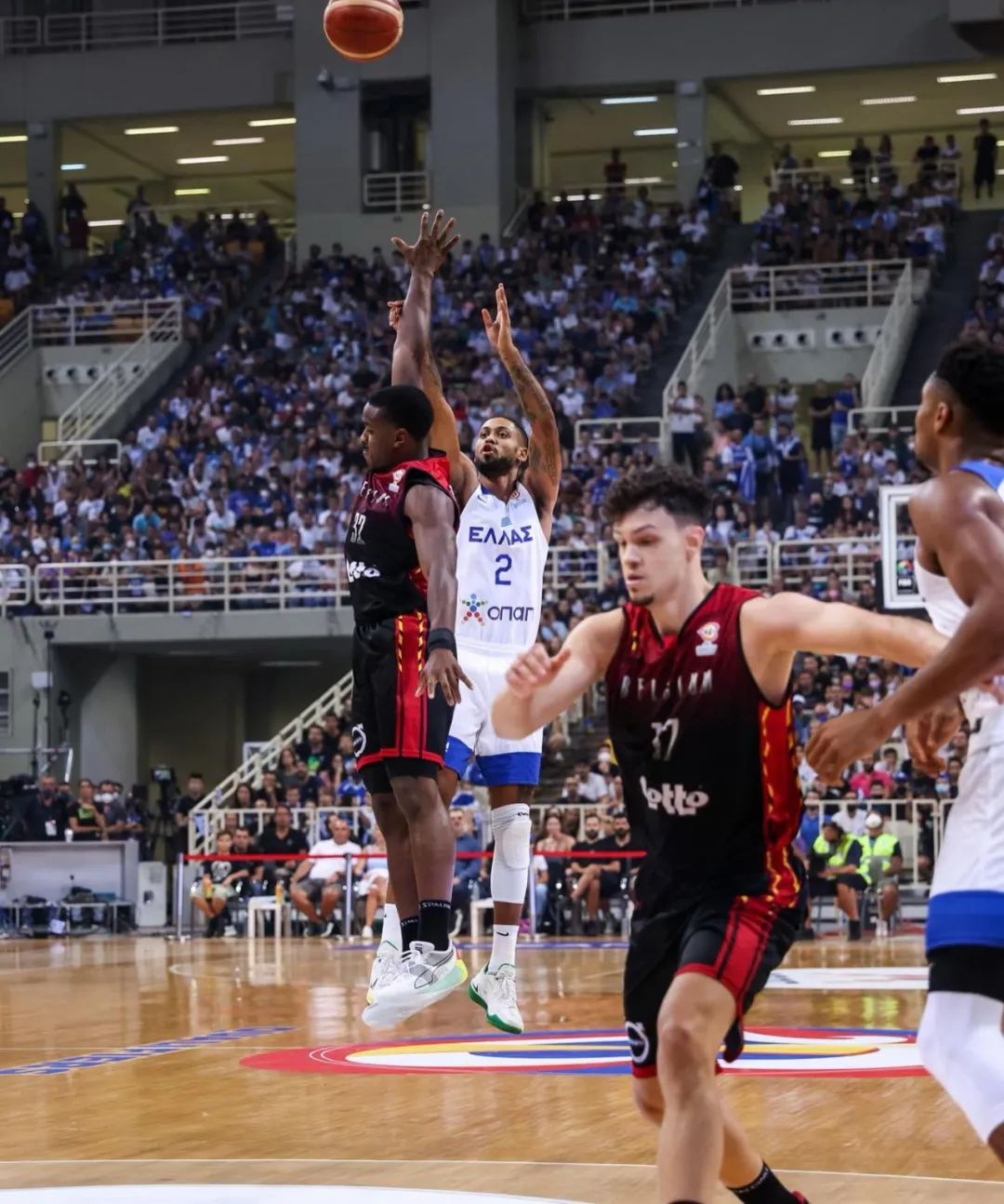 字母哥对决东契奇,东契奇与字母哥10大综合能力对比