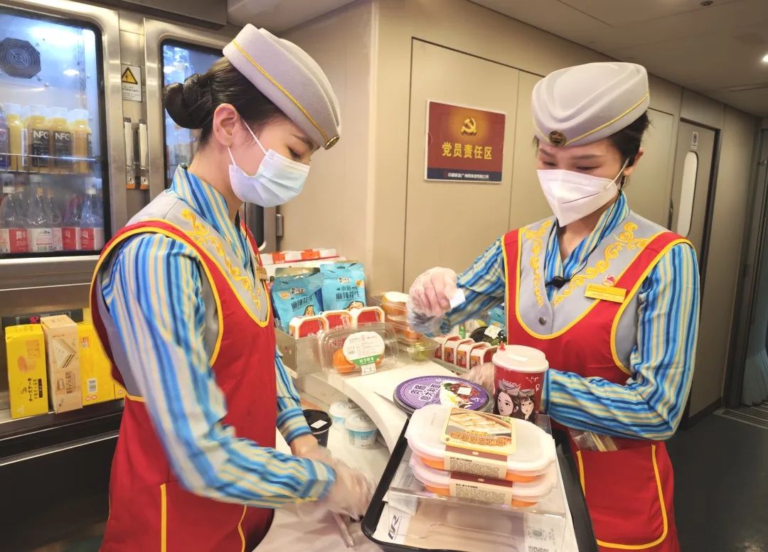 长沙到香港西九龙高铁有几站,长沙高铁到香港西九龙如何过关