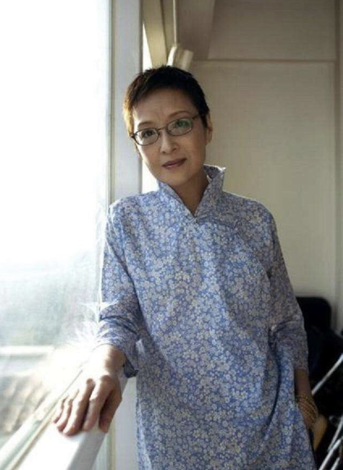 胡因梦为什么剪短发,胡因梦多少岁剪短发