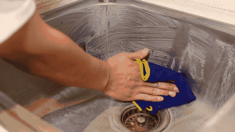 不锈钢锅顽固油污去除,不锈钢锅污渍怎么刷掉