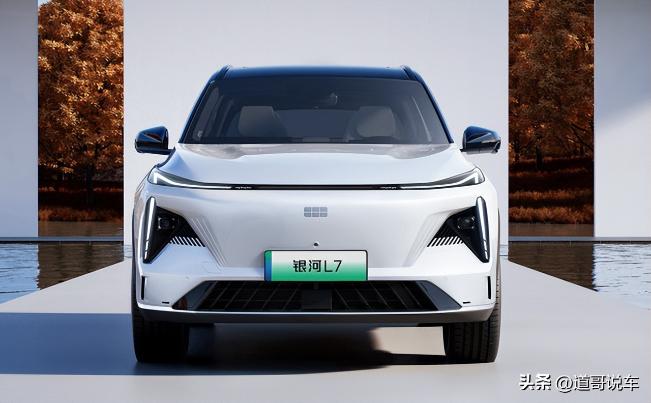 吉利银河l7与比亚迪宋pro冠军版,吉利宋七座