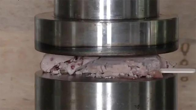 日本“网红棒冰”敲晕抢劫犯，就问你敢吃吗？