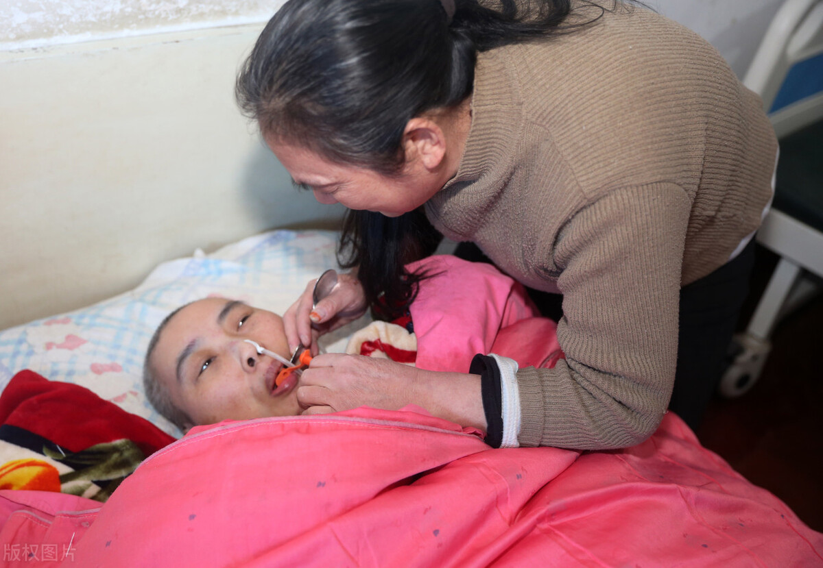 30年后生活不能自理的老人会怎样,不能自理老人怎么安度晚年最好