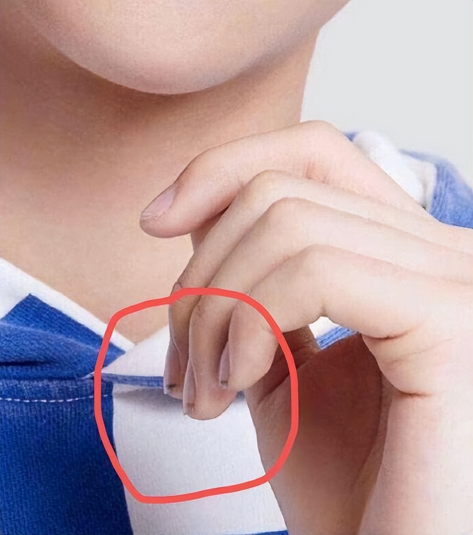 杨颖封面引热议,杨颖扔南瓜片段