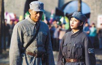 前夫是个贪污犯，历任男友都莫名其妙的分手，殷桃的感情路真难走