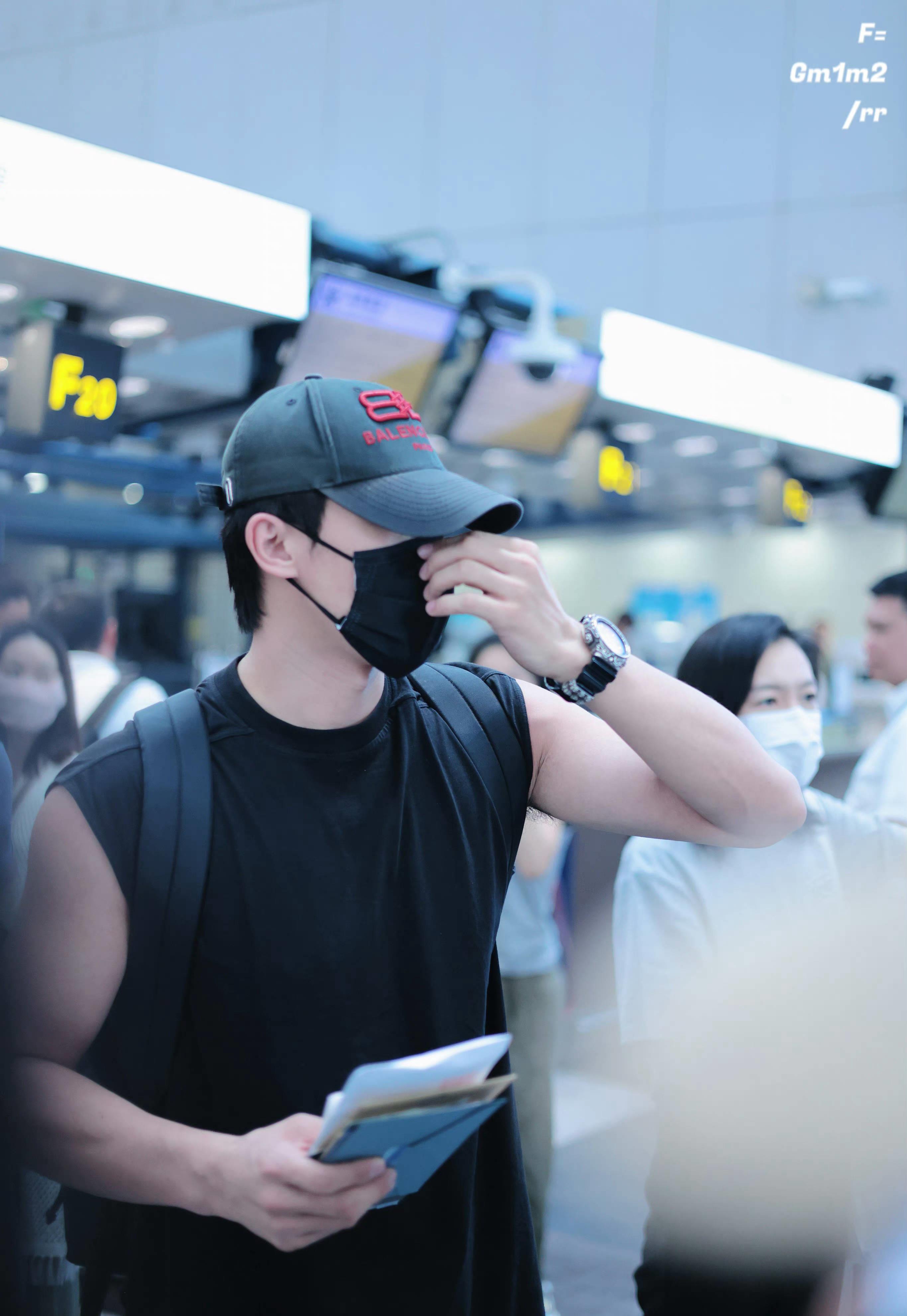 月度最in*服私**：翩翩男妲己胸残质子团，爆剧外的男*诱色**惑最致命！