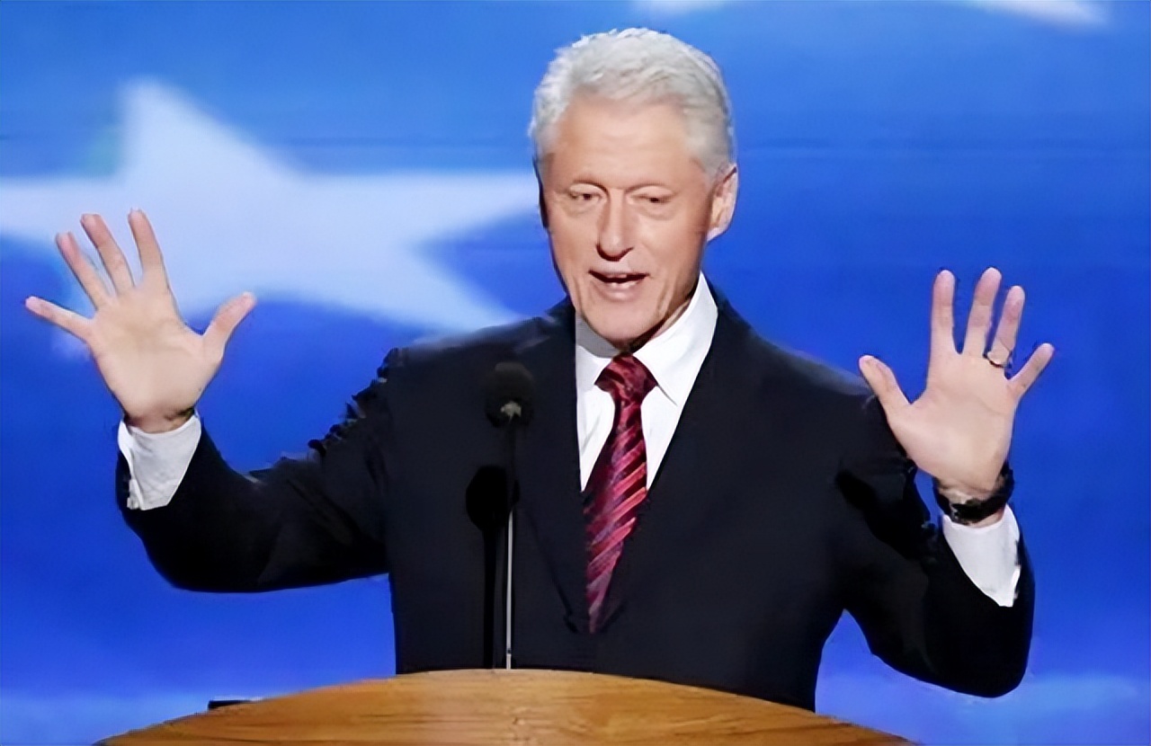 莱温斯基与克林顿总统关系,莱温斯基进入政坛了吗