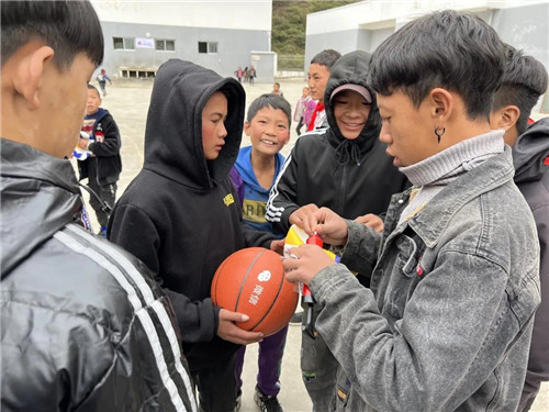 为中国足球梦想助力,为农村孩子筑梦爱心公益活动