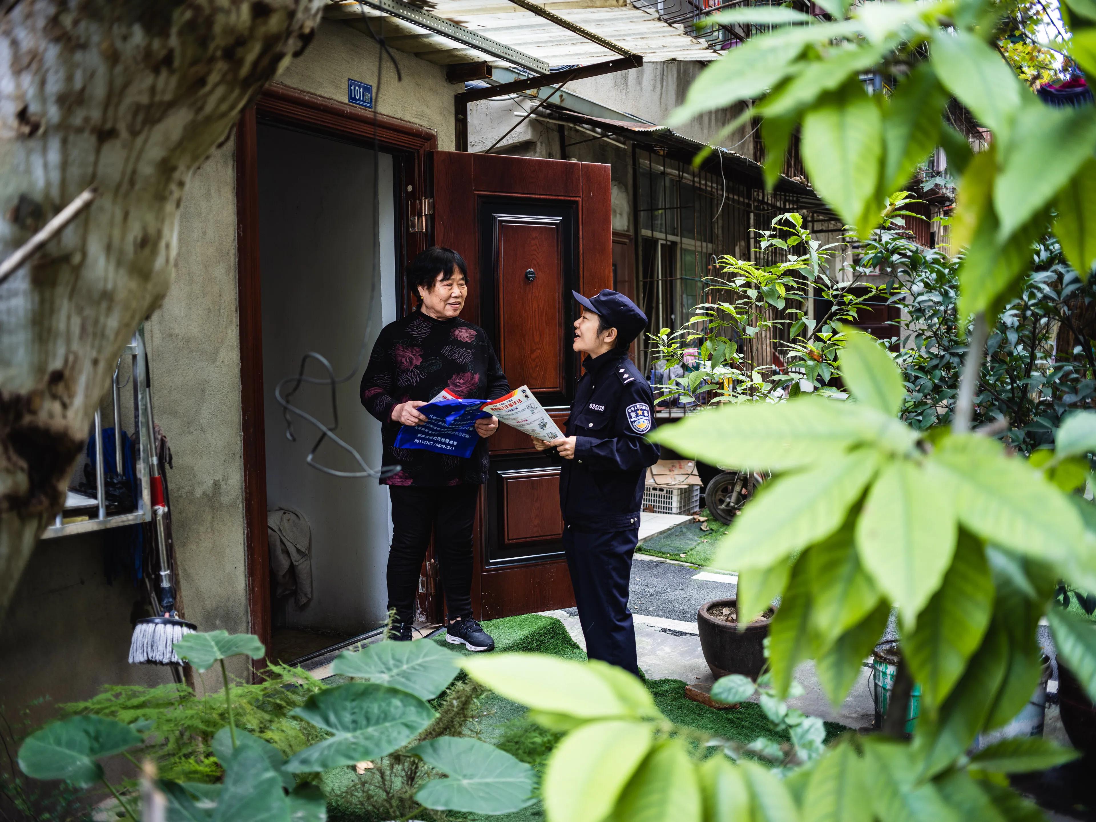 湖北公安：老旧社区的平安缔造者——记武汉市公安局洪山区分局张家湾派出所列电社区民警李蓓