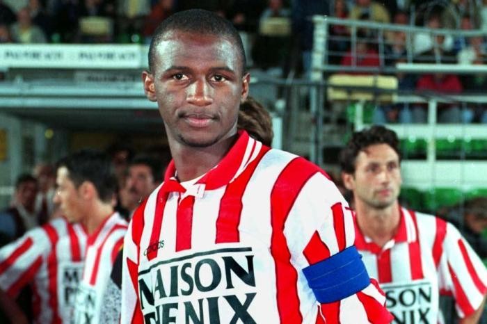 荆棘与玫瑰他是美丽足球的守护者