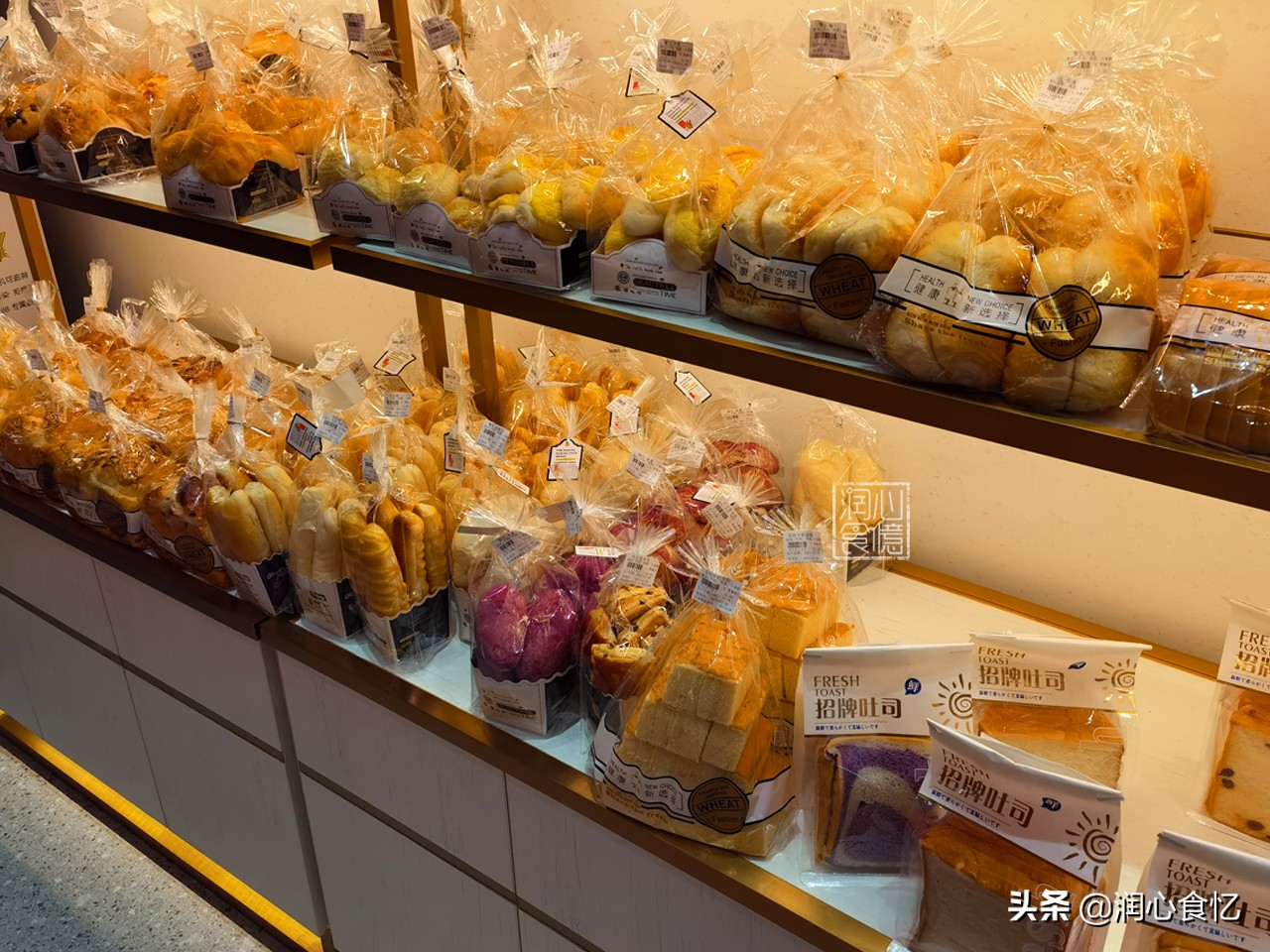 刚烤好的面包应该怎么保存时间长,什么样的面包常温下可以多存放