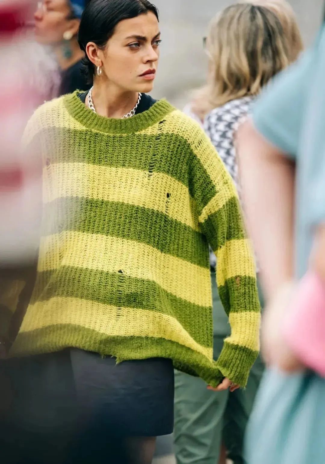 今年好看的毛衣穿搭,今年漂亮毛衣套装