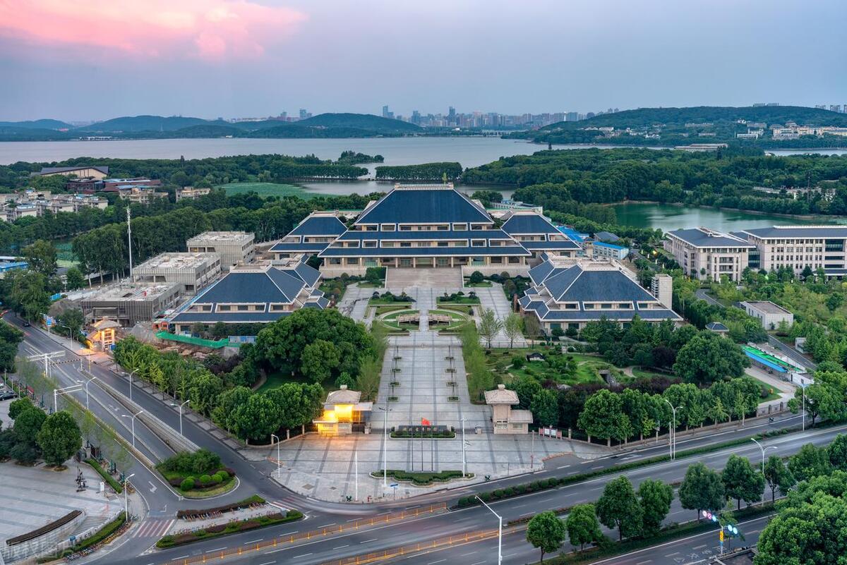 武汉武昌区著名的旅游景点有哪些,第一次到武汉必游景点