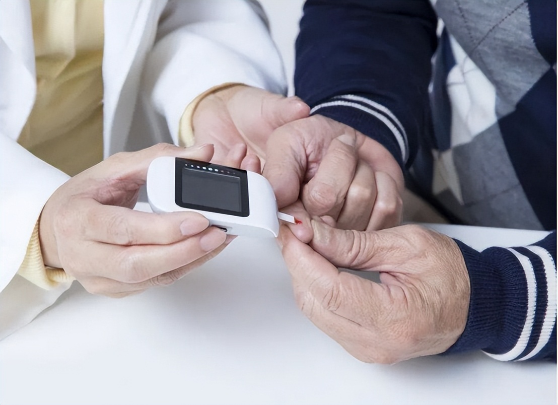 怎样消除老人身上的老人味,人老了为什么有老人味