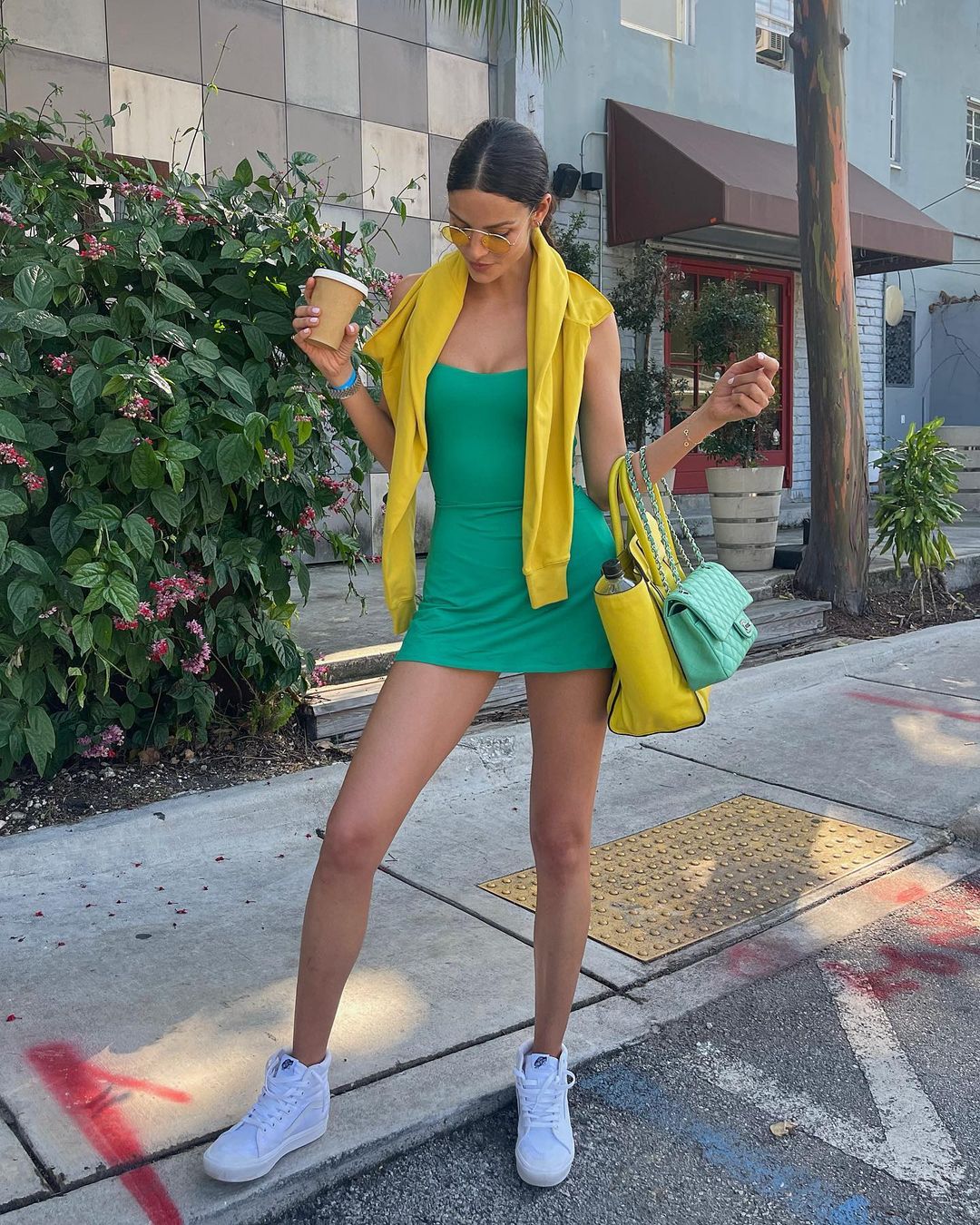 她有逆天长腿，凹凸火辣身材，性感惊艳：巴西国际超模SofiaResin