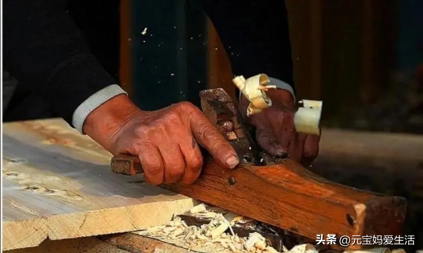 过世人睡过的床怎么处理,去世的人睡的床还能用吗