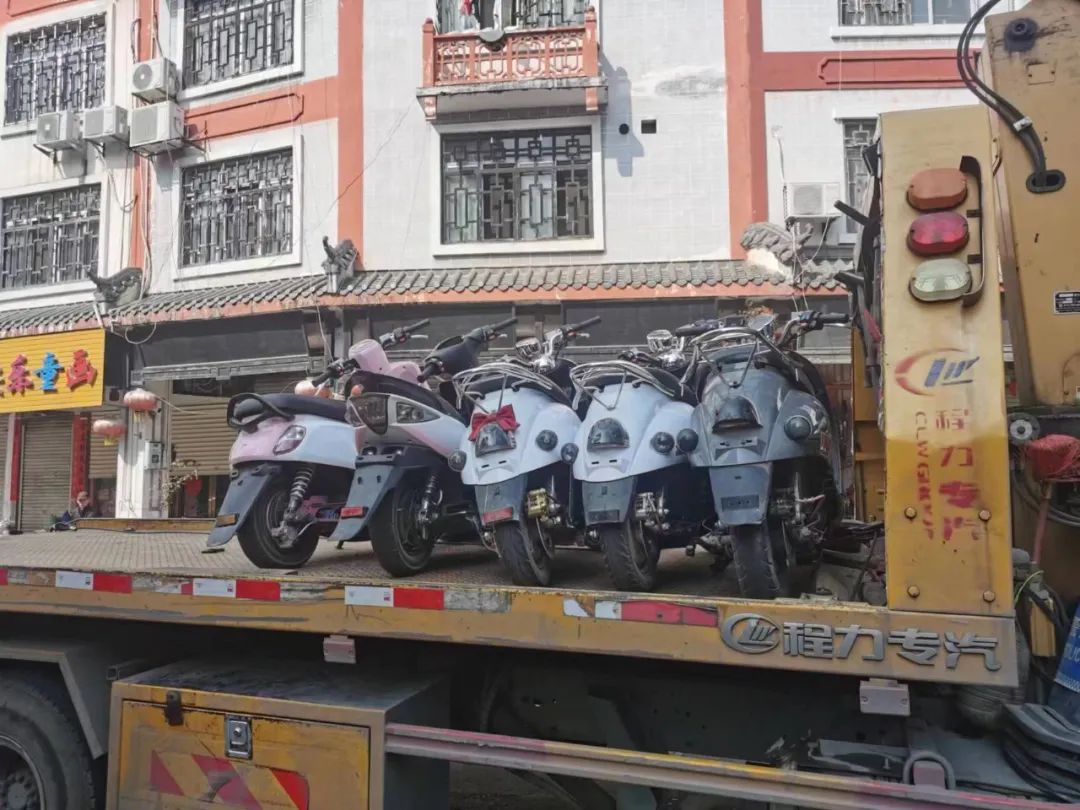 广西鬼火少年深夜飙车炫技,广西“鬼火少年”飙车被抓