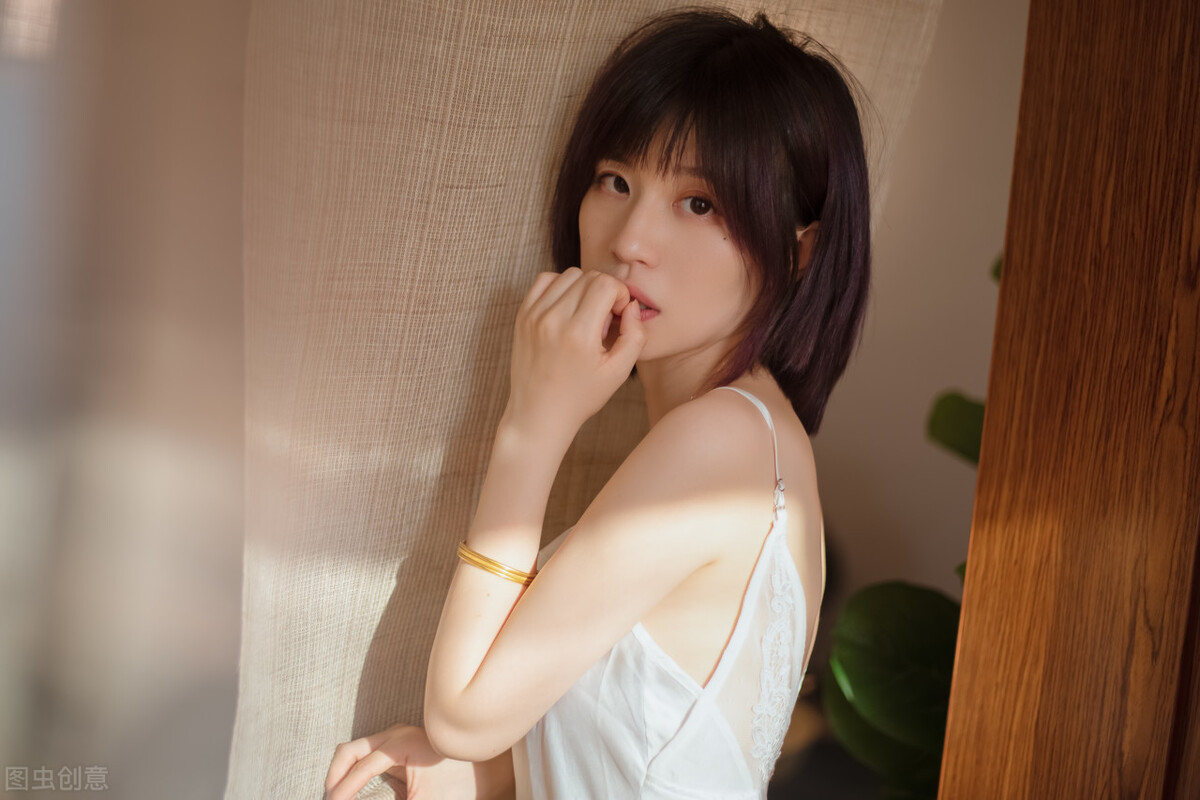 故事:明明是总裁先提分手,时隔七年后重逢,他却非粘着我要复合