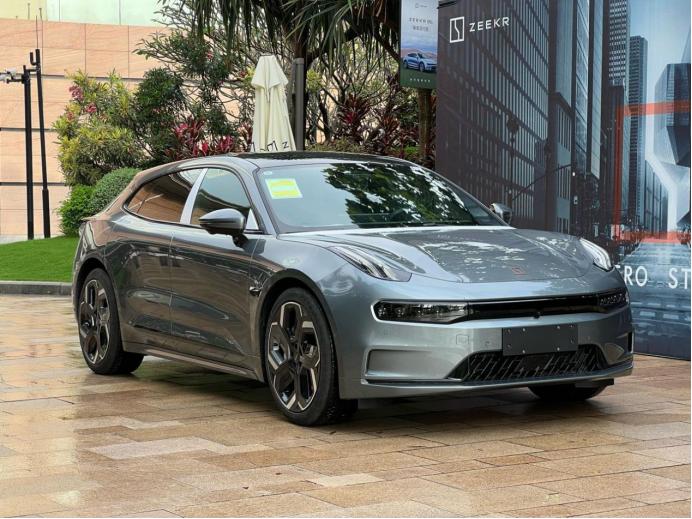 极氪001车机不卡了，还将OTA升级辅助驾驶，这才是完整的车