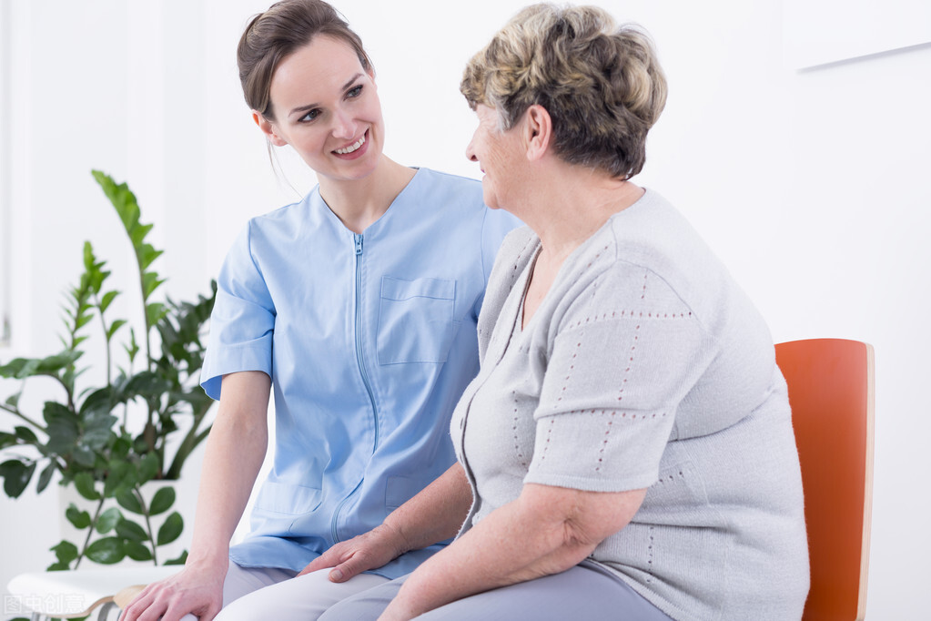 如果女朋友动手打人怎么办,在马路上动手打了女朋友怎么挽回