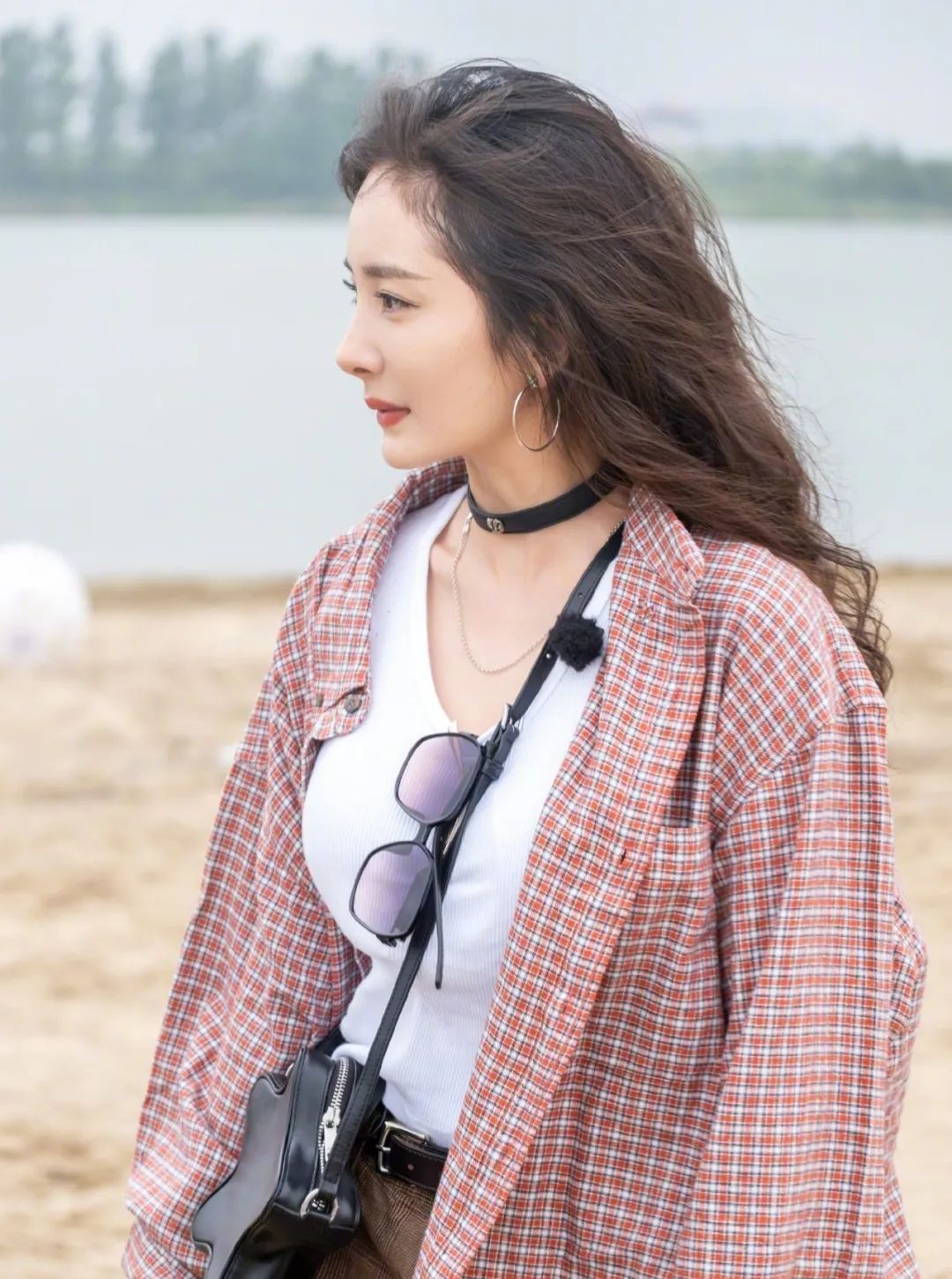 为什么穿5万元的杨幂同款,杨幂同款非得杨幂穿过吗