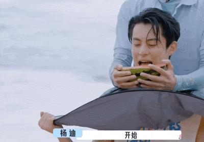 王鹤棣玩猜词游戏有多好笑,王鹤棣直播炸串有多好笑