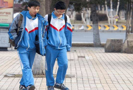 17岁亲生儿子被同学杀害后续,17岁儿子被同学杀害追凶17年