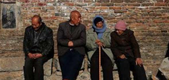 我68岁和老伴过夫妻生活时，无意发现他下身变小了，还能还原吗？