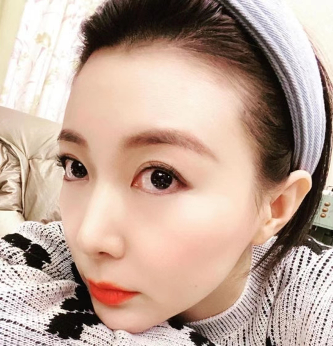 好心做坏事！TVB前女星带女儿郊外大量放生牛蛙，被网友批没常识