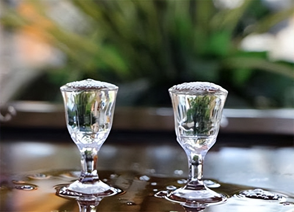 “高价收名酒”暗藏3种猫腻，行家：天上掉的不是馅饼，是陷阱