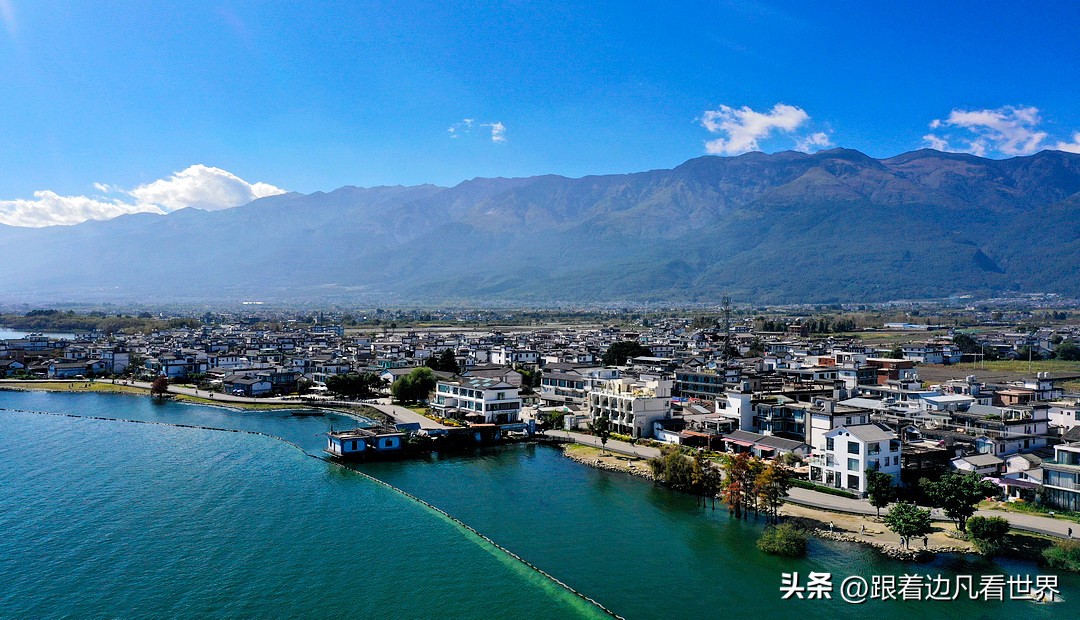 洱海风景白族民居画,云南大理洱海白族民居