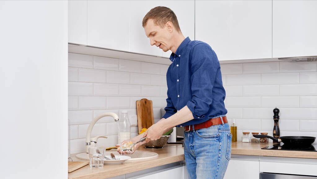 女生来大姨妈时不要让她多喝热水,女生来大姨妈不同情况的所有感受