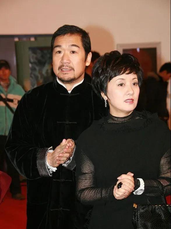 张国立个人资料和邓婕相差几岁,张国立的照片高清大图